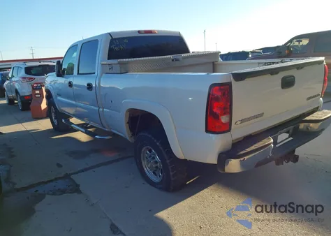 2005 Chevrolet Silverado 2500Hd Lt from USA, damaged, VIN 1GCHC23U75F883040